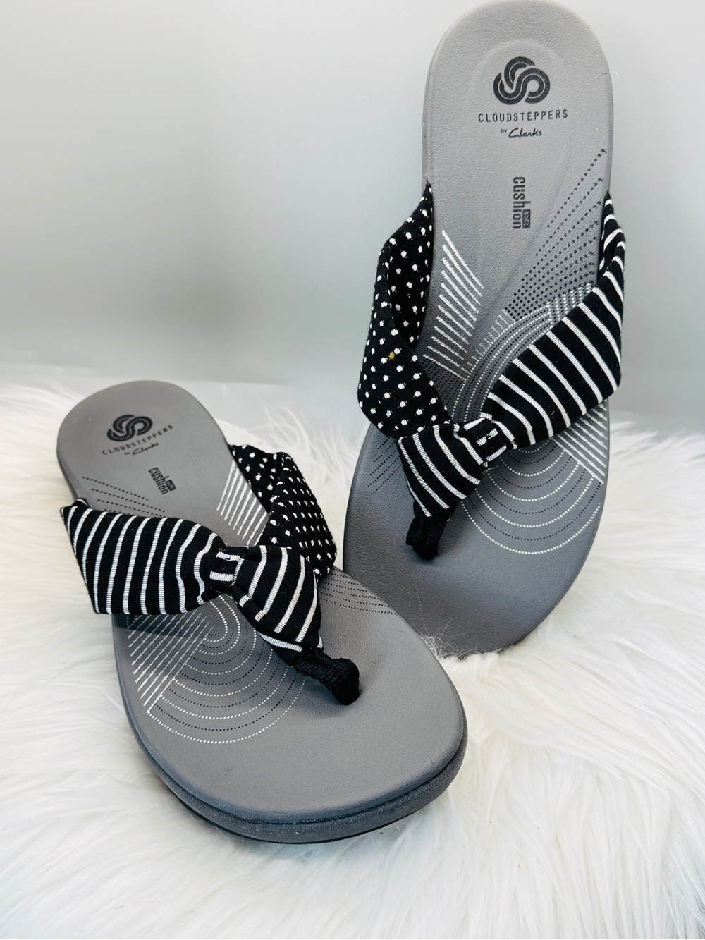 Clarks Arla Glison CloudSteppers Women’s Sandals Black White size 8 polka dot - Picture 2 of 9